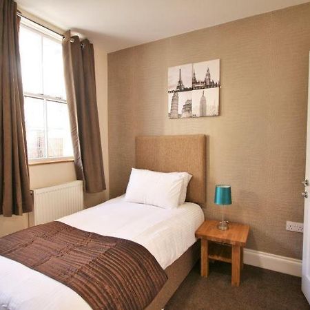 Central Studios Gloucester Place By Roomsbooked Cheltenham Exterior foto