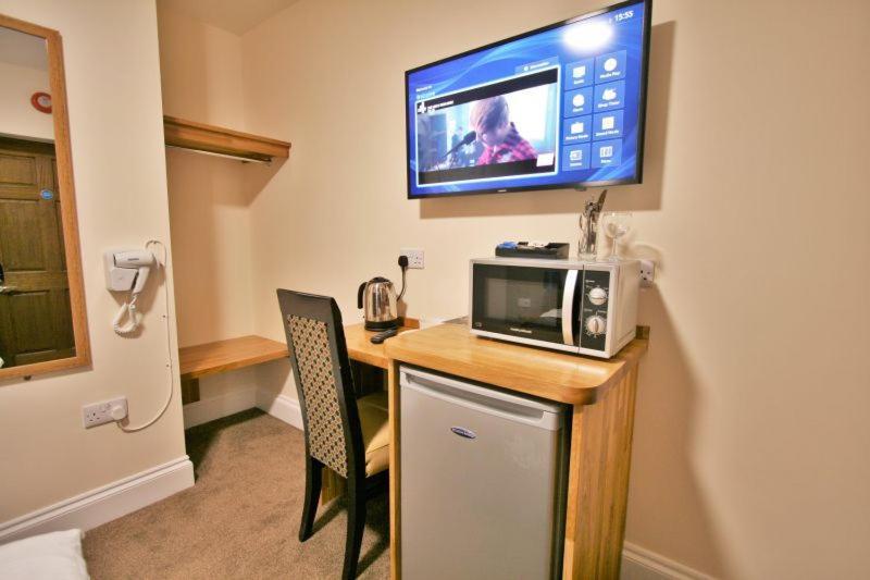 Central Studios Gloucester Place By Roomsbooked Cheltenham Exterior foto